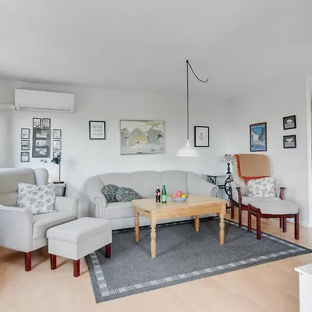 Beautiful In With 2 Bedrooms And Wifi 別荘